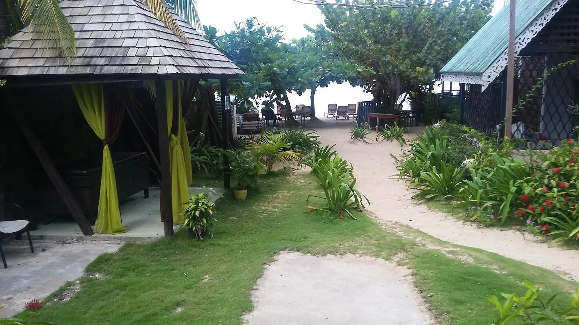Firefly Beach Cottages Negril 4*,