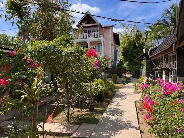 **** Hotel Firefly Beach Cottages Negril Jamaica